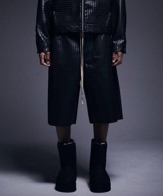 WOVEN FAUX LEATHER SHORTS 短褲