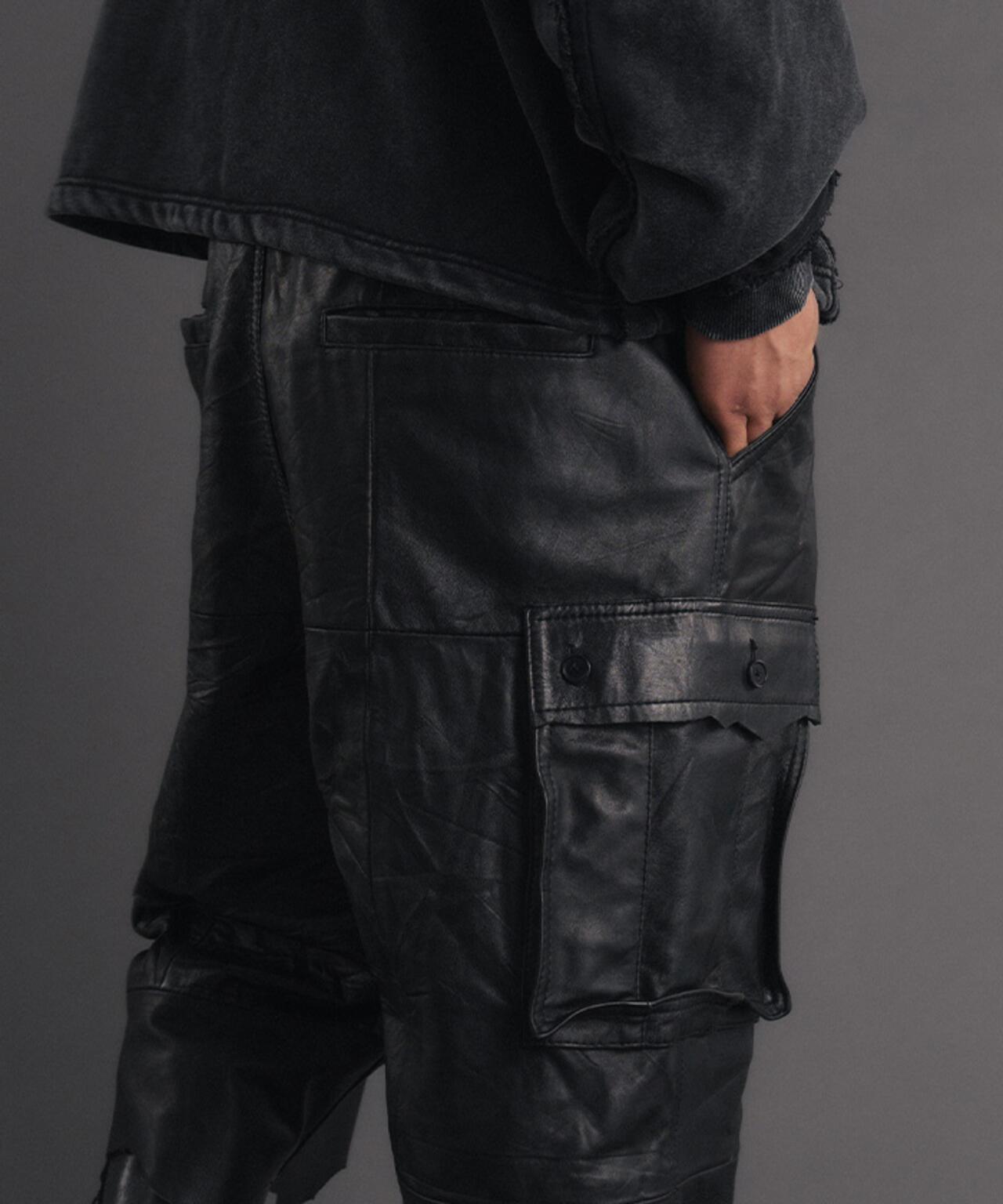 FR(13)NDS フレンズ REPRO-LEATHER CARGO SHORTS