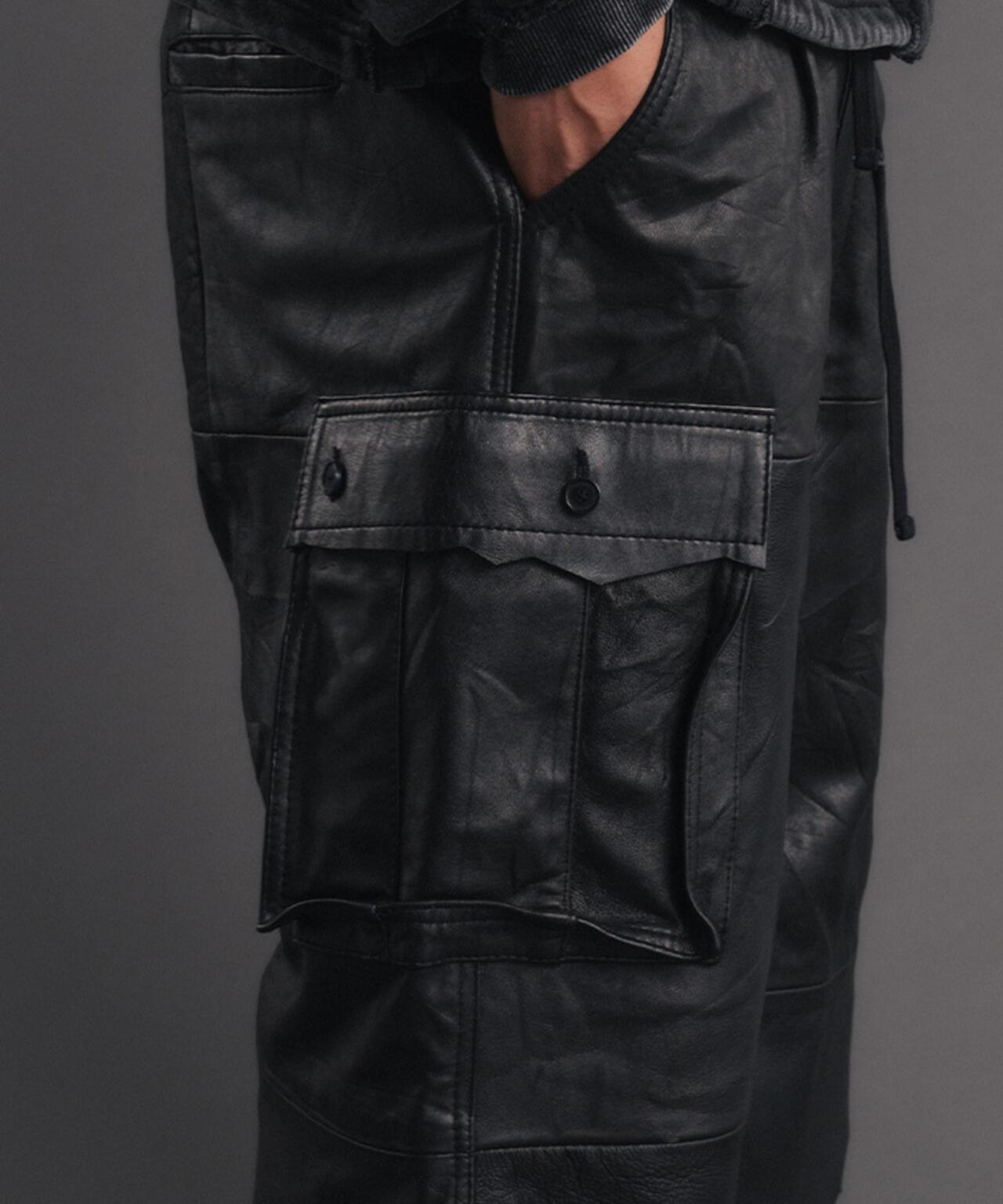 FR(13)NDS フレンズ REPRO-LEATHER CARGO SHORTS