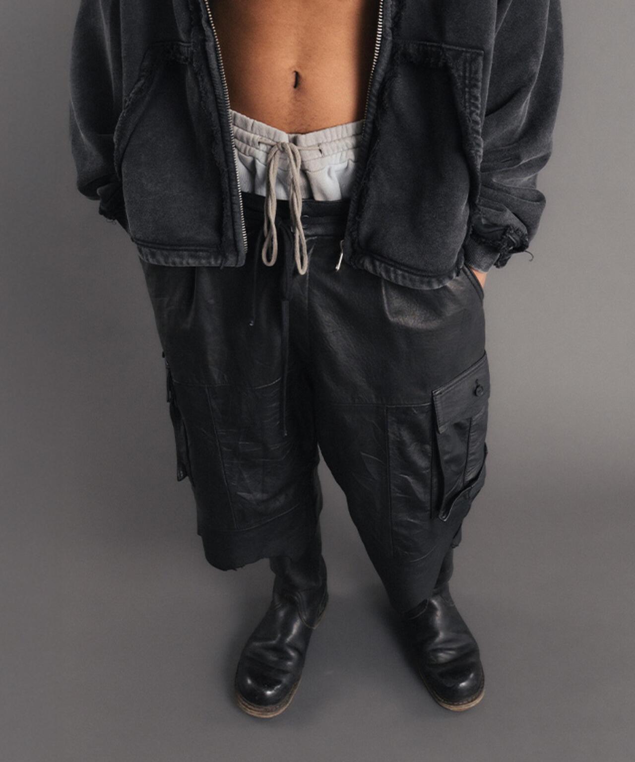 FR(13)NDS フレンズ REPRO-LEATHER CARGO SHORTS