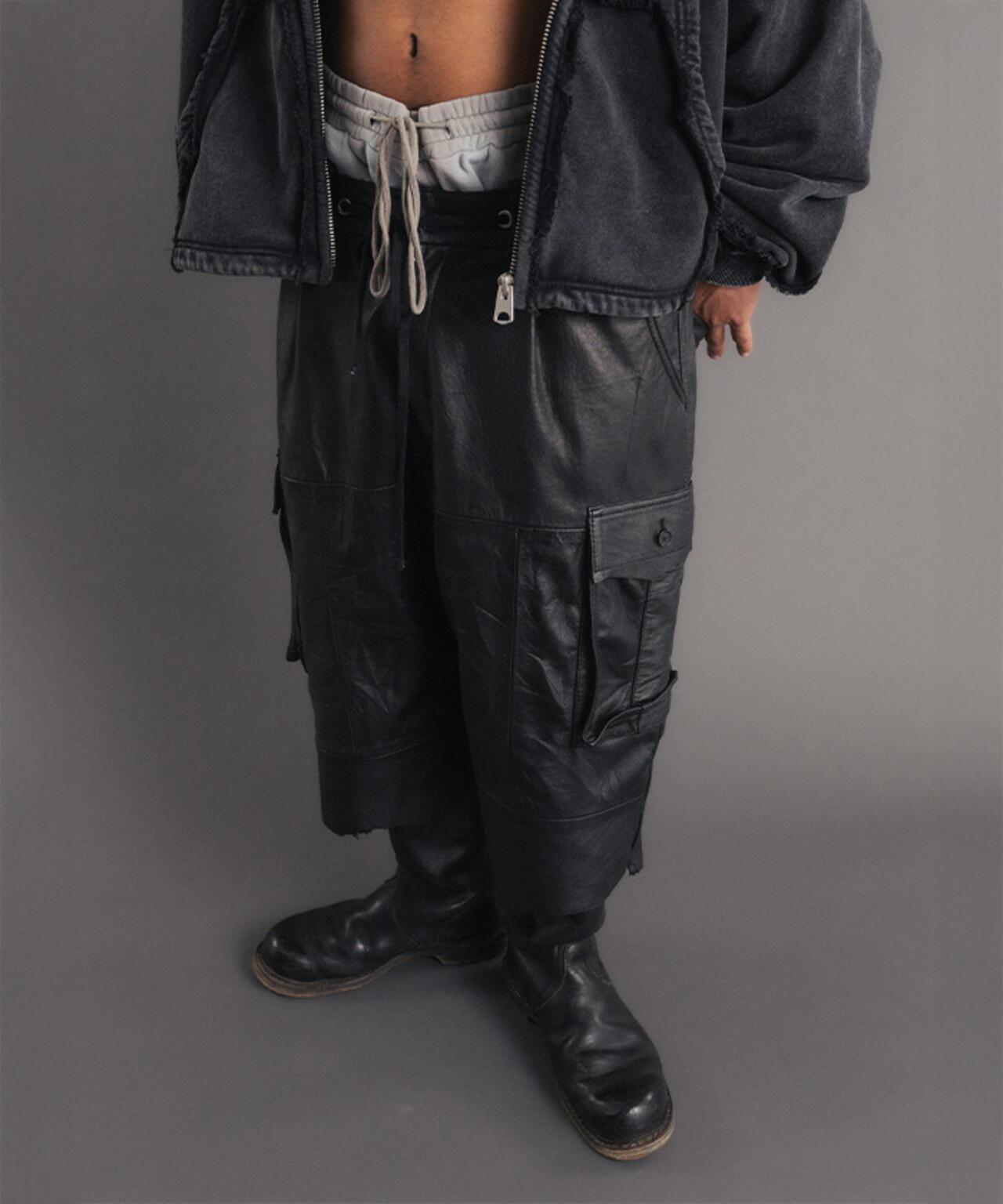 FR(13)NDS フレンズ REPRO-LEATHER CARGO SHORTS