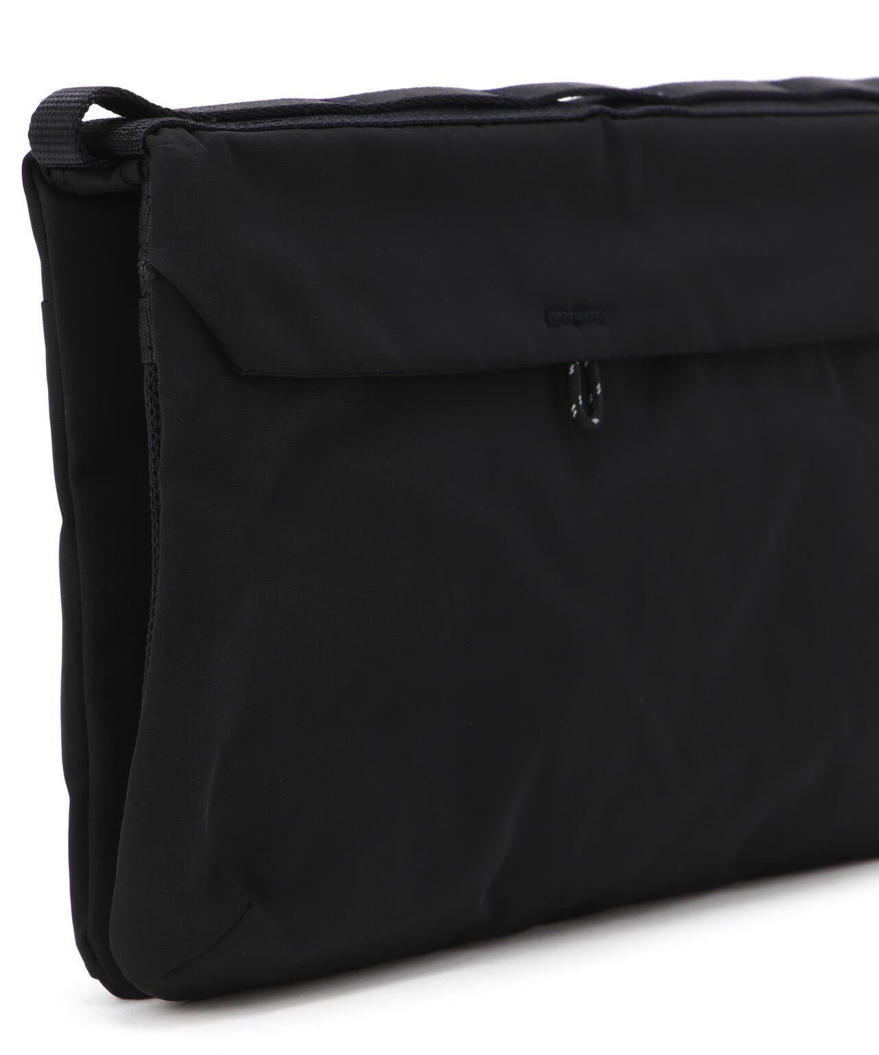 扁平版型 Flat Sacoche Tech Sateen 小號斜挎包