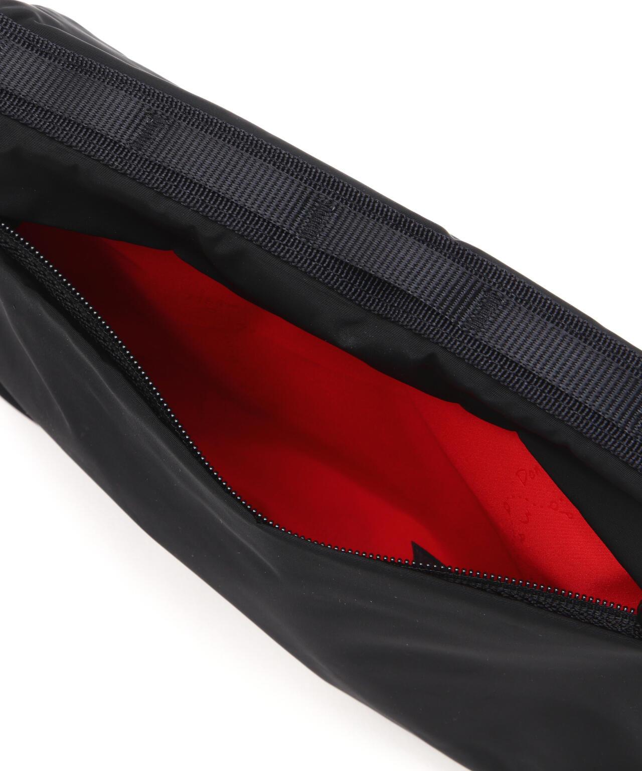 扁平版型 Flat Sacoche Tech Sateen 小號斜挎包