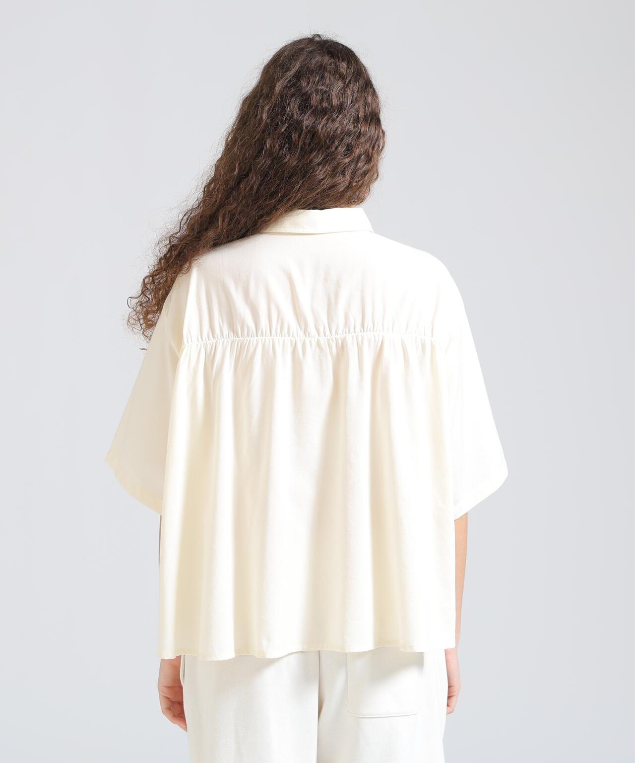 WOMAN H/S BACK GATHER DETAILS 襯衫（直營店限定）
