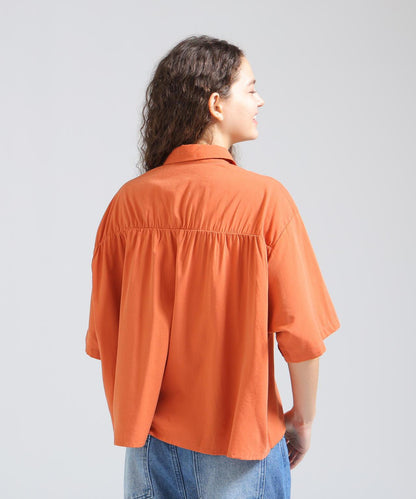 WOMAN H/S BACK GATHER DETAILS 襯衫（直營店限定）