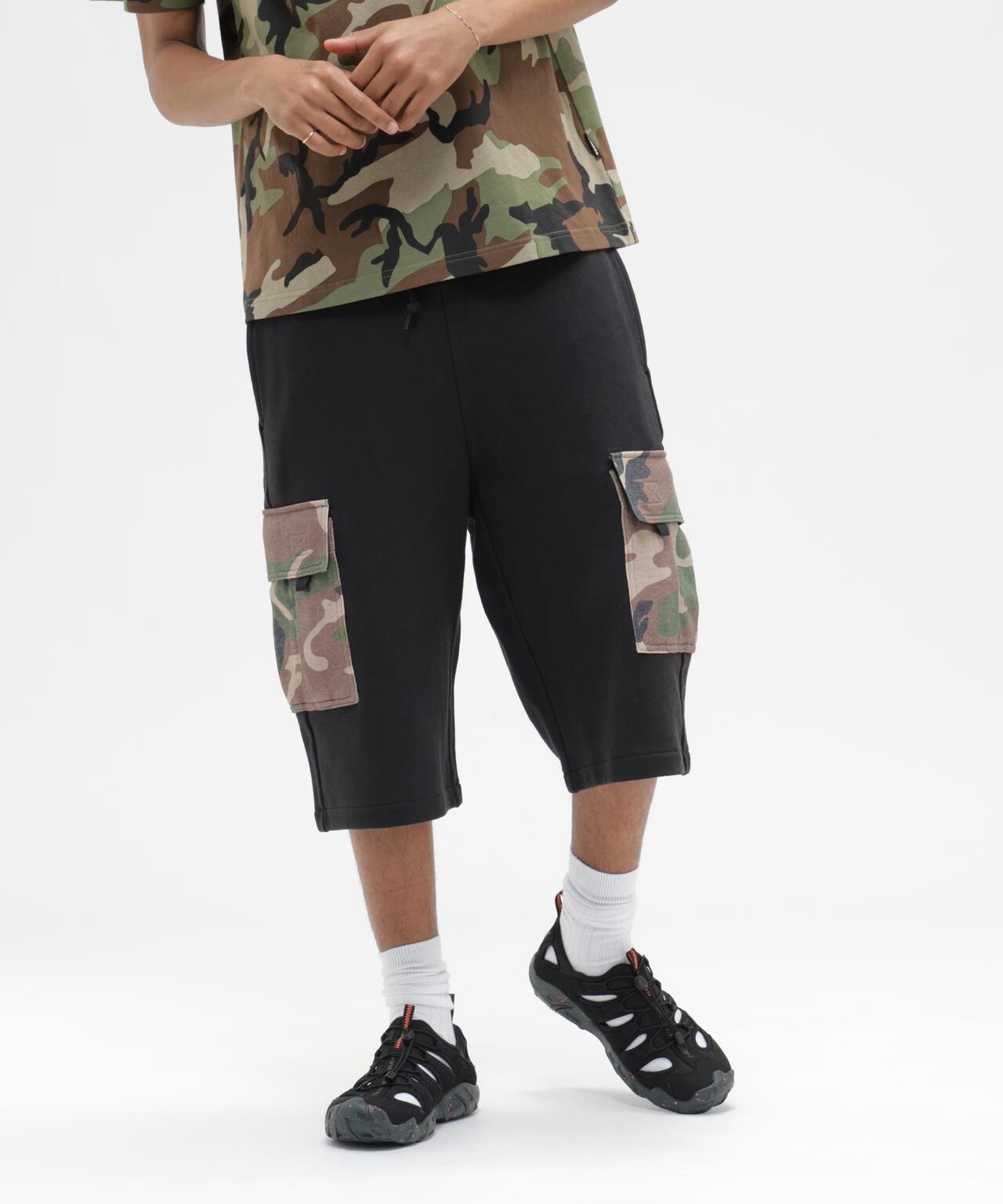 SWEAT CAMO CARGO SHORTS 休閒短褲