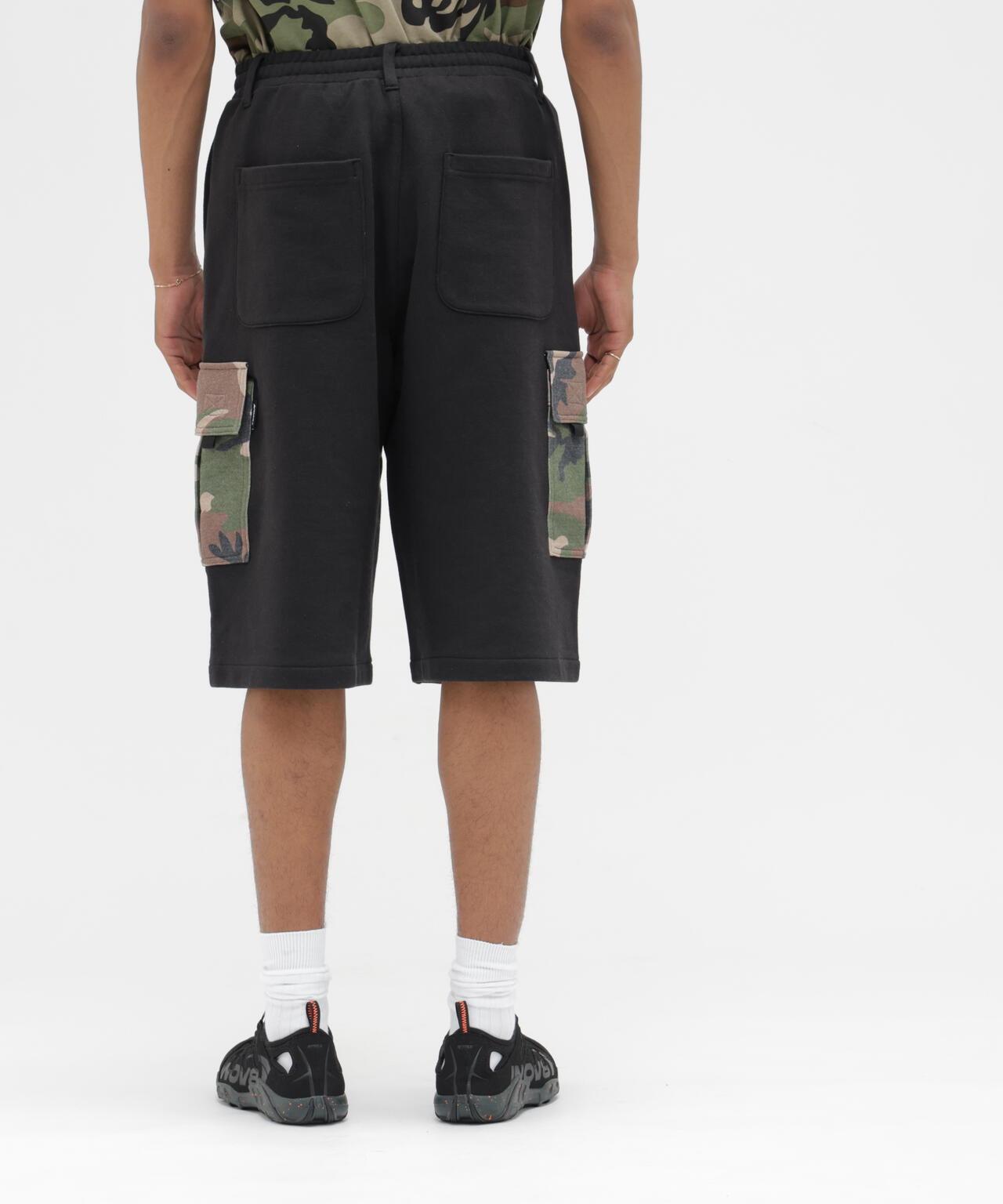 SWEAT CAMO CARGO SHORTS 休閒短褲