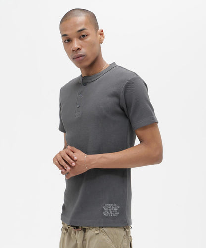 MINI WAFFLE HENRY NECK T-SHIRT “STENCIL” T恤