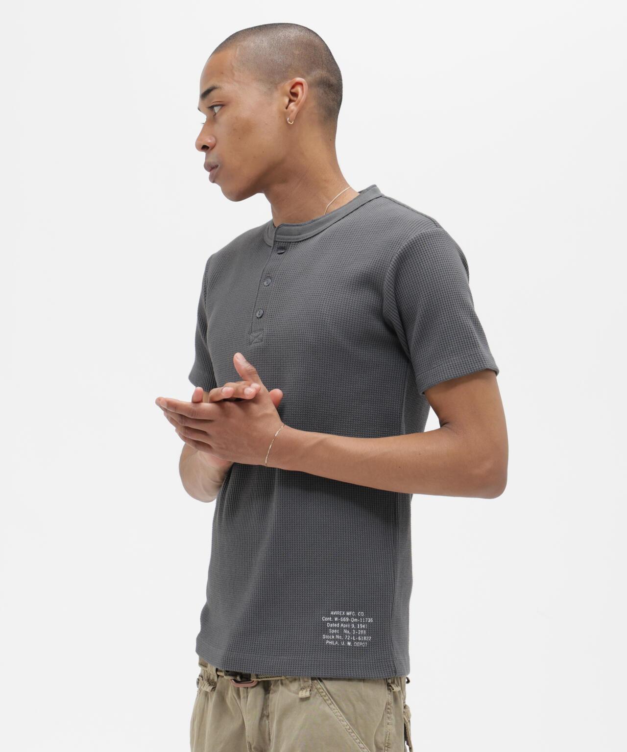 MINI WAFFLE HENRY NECK T-SHIRT “STENCIL” T恤