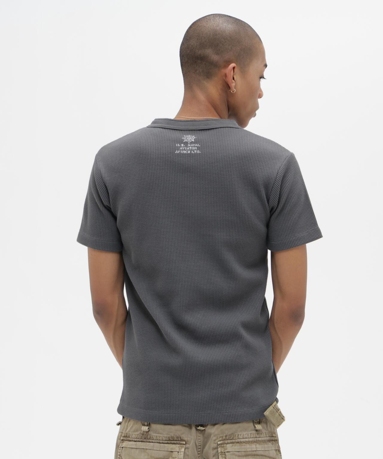 MINI WAFFLE HENRY NECK T-SHIRT “STENCIL” T恤