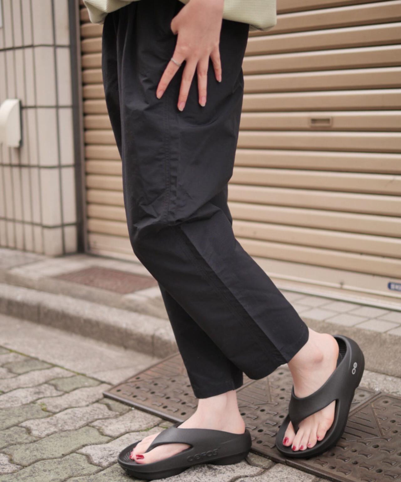 聯名 NYLON TUCK PANTS 尼龍褶襉褲