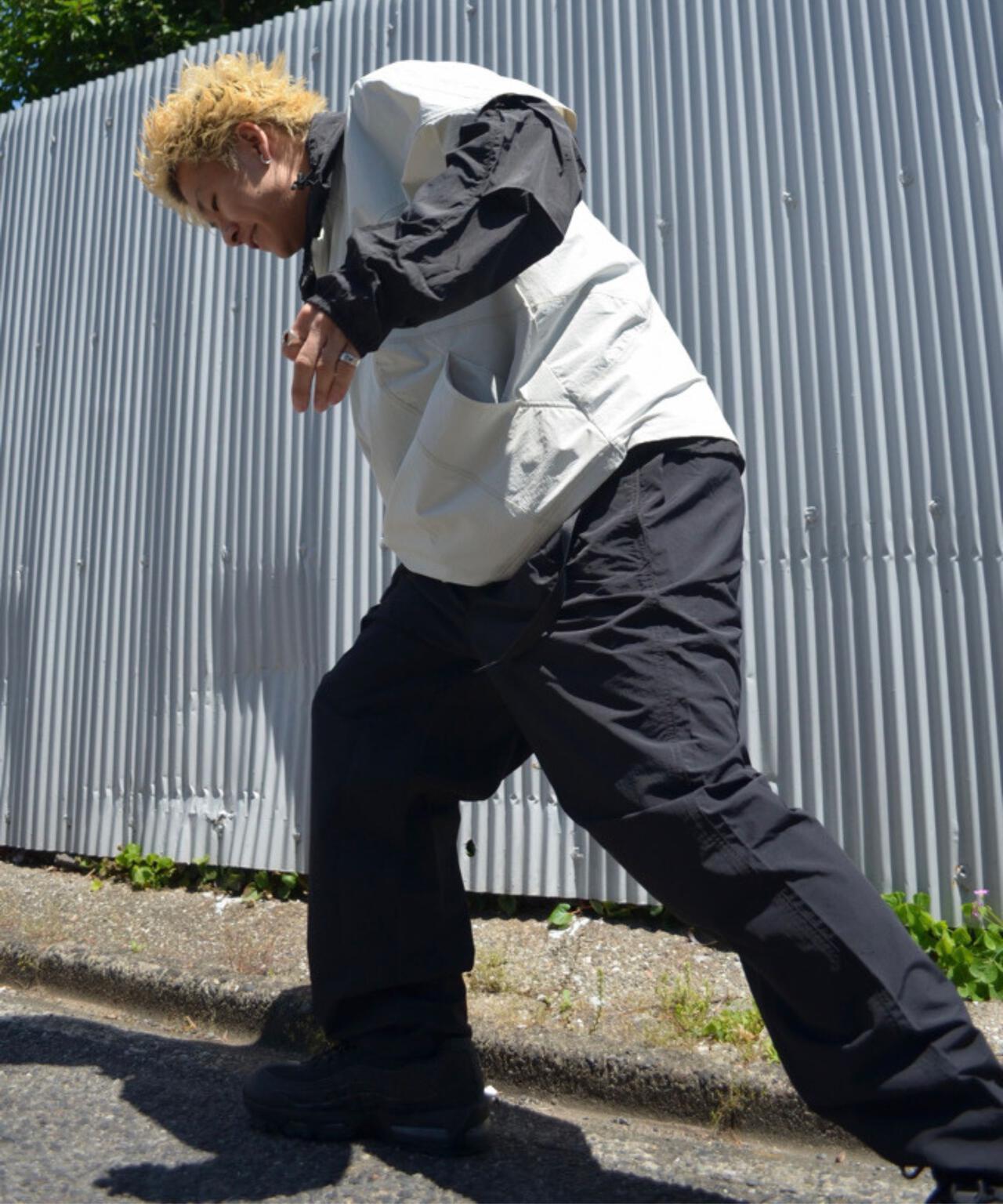 聯名 NYLON TUCK PANTS 尼龍褶襉褲
