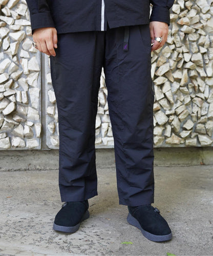 聯名 NYLON TUCK PANTS 尼龍褶襉褲