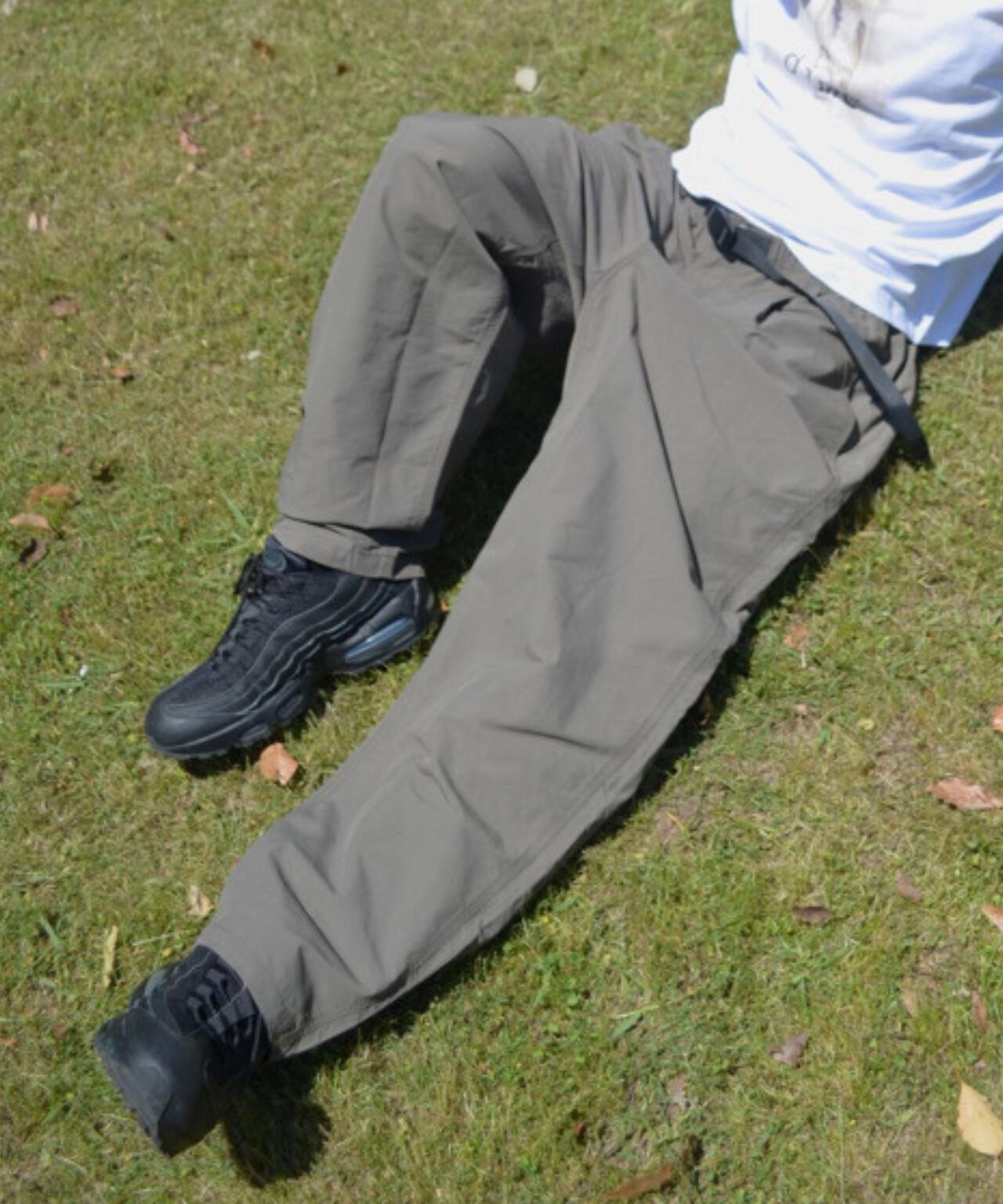 聯名 NYLON TUCK PANTS 尼龍褶襉褲