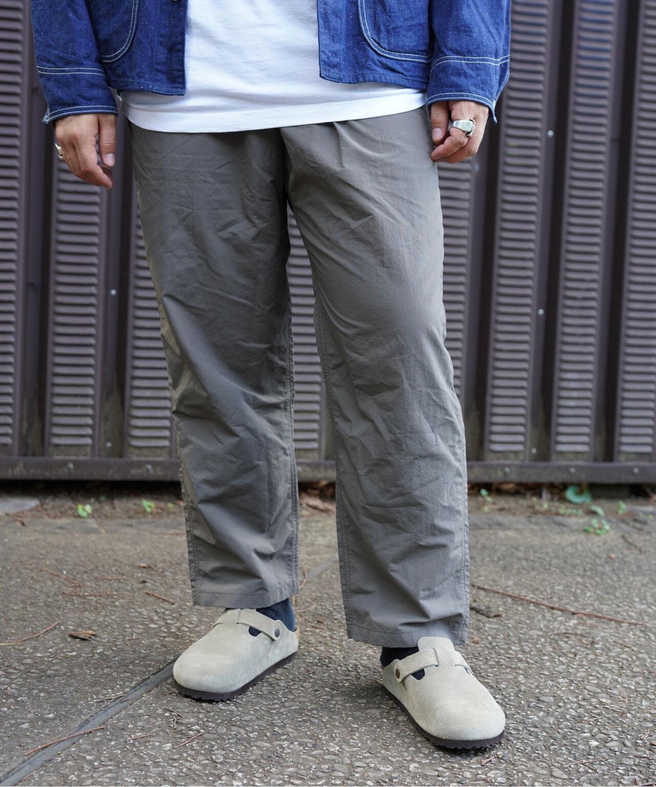 聯名 NYLON TUCK PANTS 尼龍褶襉褲