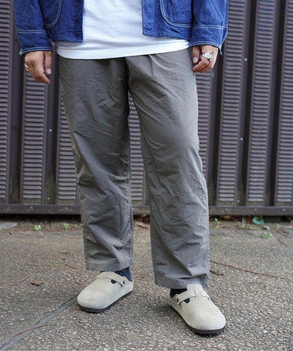 聯名 NYLON TUCK PANTS 尼龍褶襉褲