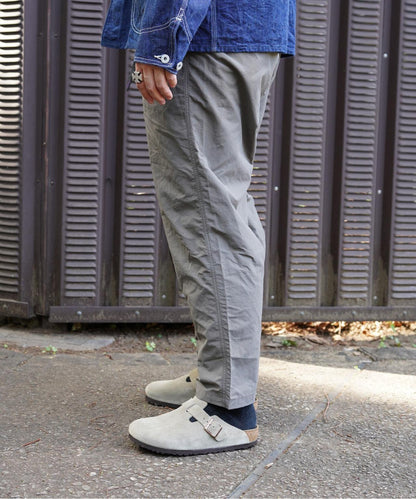 聯名 NYLON TUCK PANTS 尼龍褶襉褲