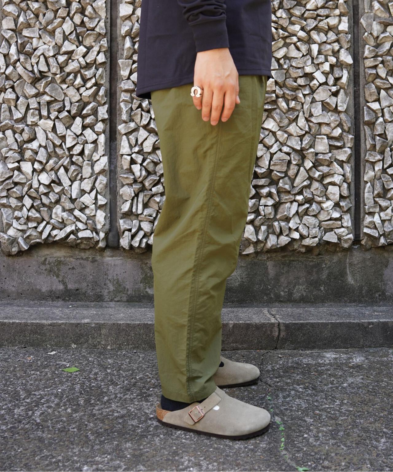 聯名 NYLON TUCK PANTS 尼龍褶襉褲