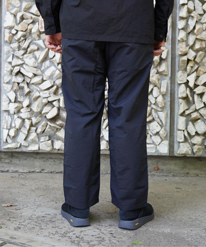 聯名 NYLON TUCK PANTS 尼龍褶襉褲