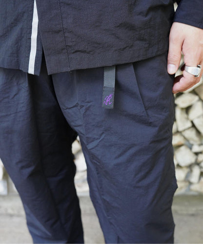 聯名 NYLON TUCK PANTS 尼龍褶襉褲