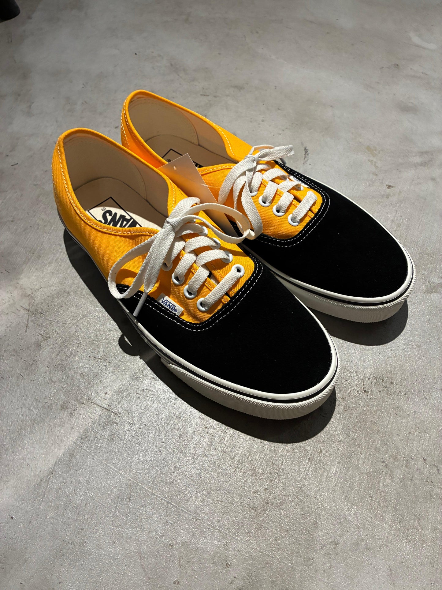 VANS Authentic 休閒鞋
