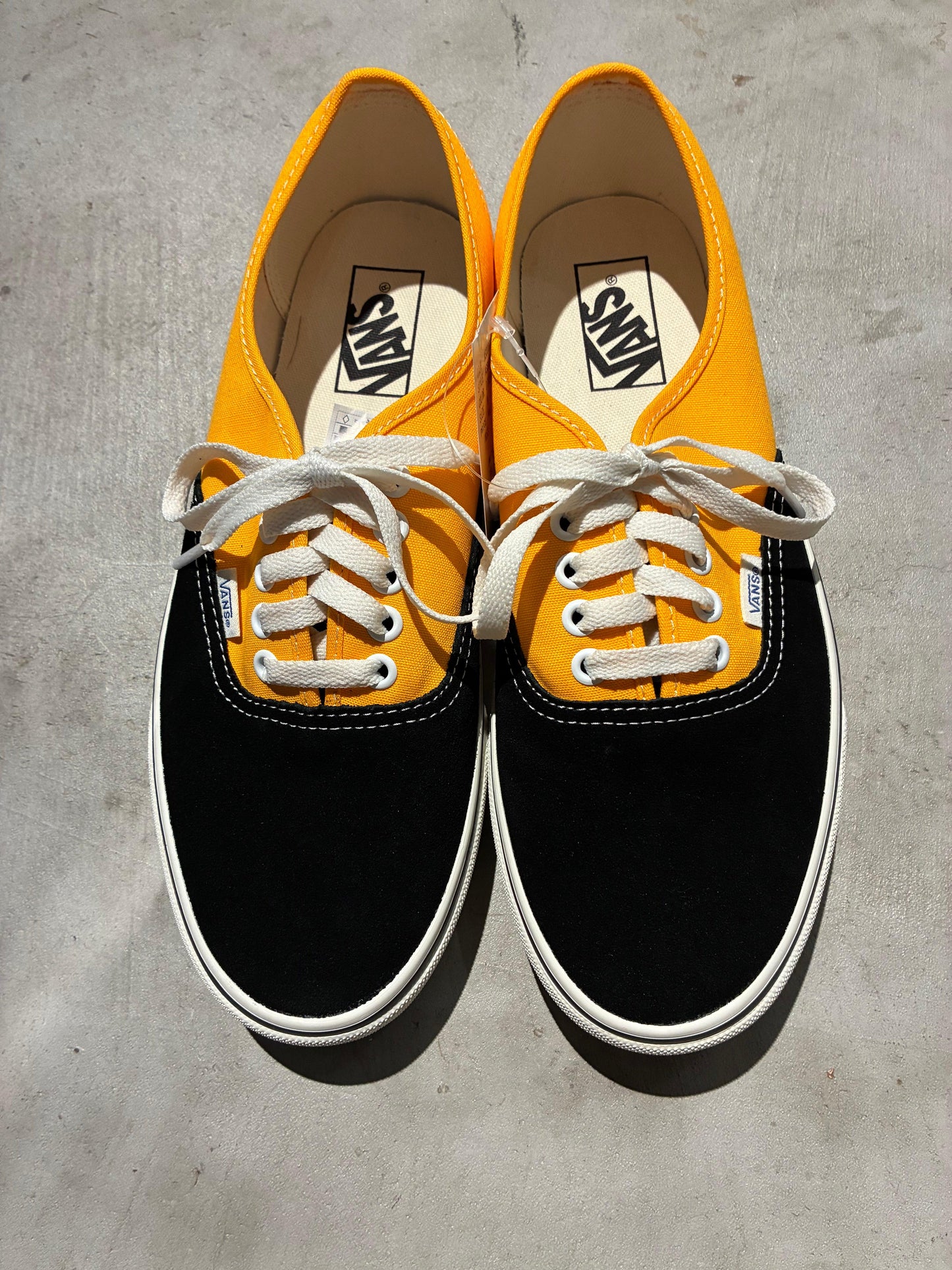 VANS Authentic 休閒鞋