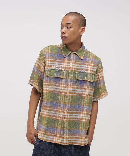 《AVIREX × UNIVERSAL OVERALL》 POSTAL FLANNEL SHIRT 襯衫