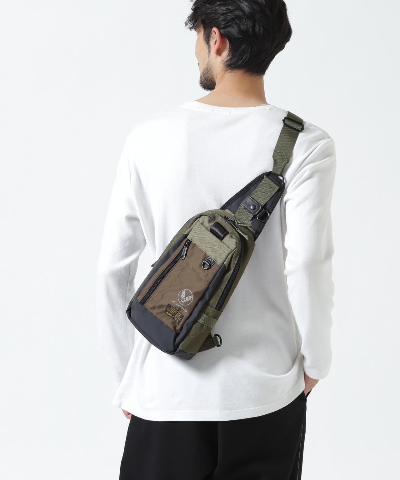 REGLESS ONE SHOULDER BAG 單肩包