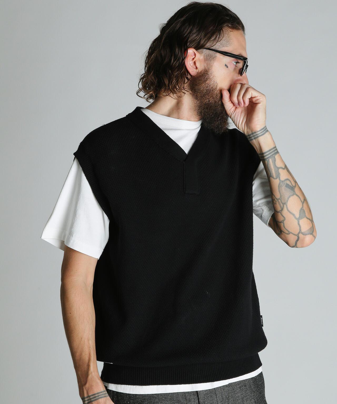 B.S. KNIT VEST 黑羊圖案 針織背心