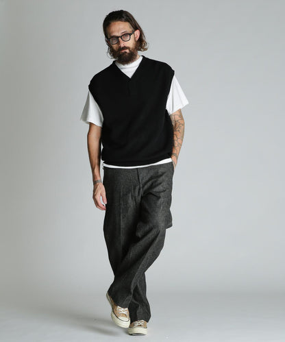 B.S. KNIT VEST 黑羊圖案 針織背心