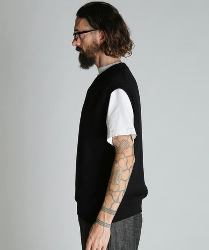 B.S. KNIT VEST 黑羊圖案 針織背心