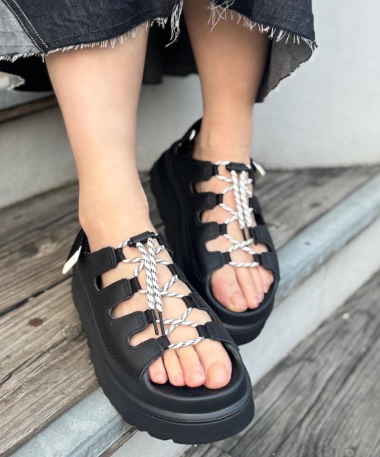 UGG アグ GOLDENGLOW TOGGLE