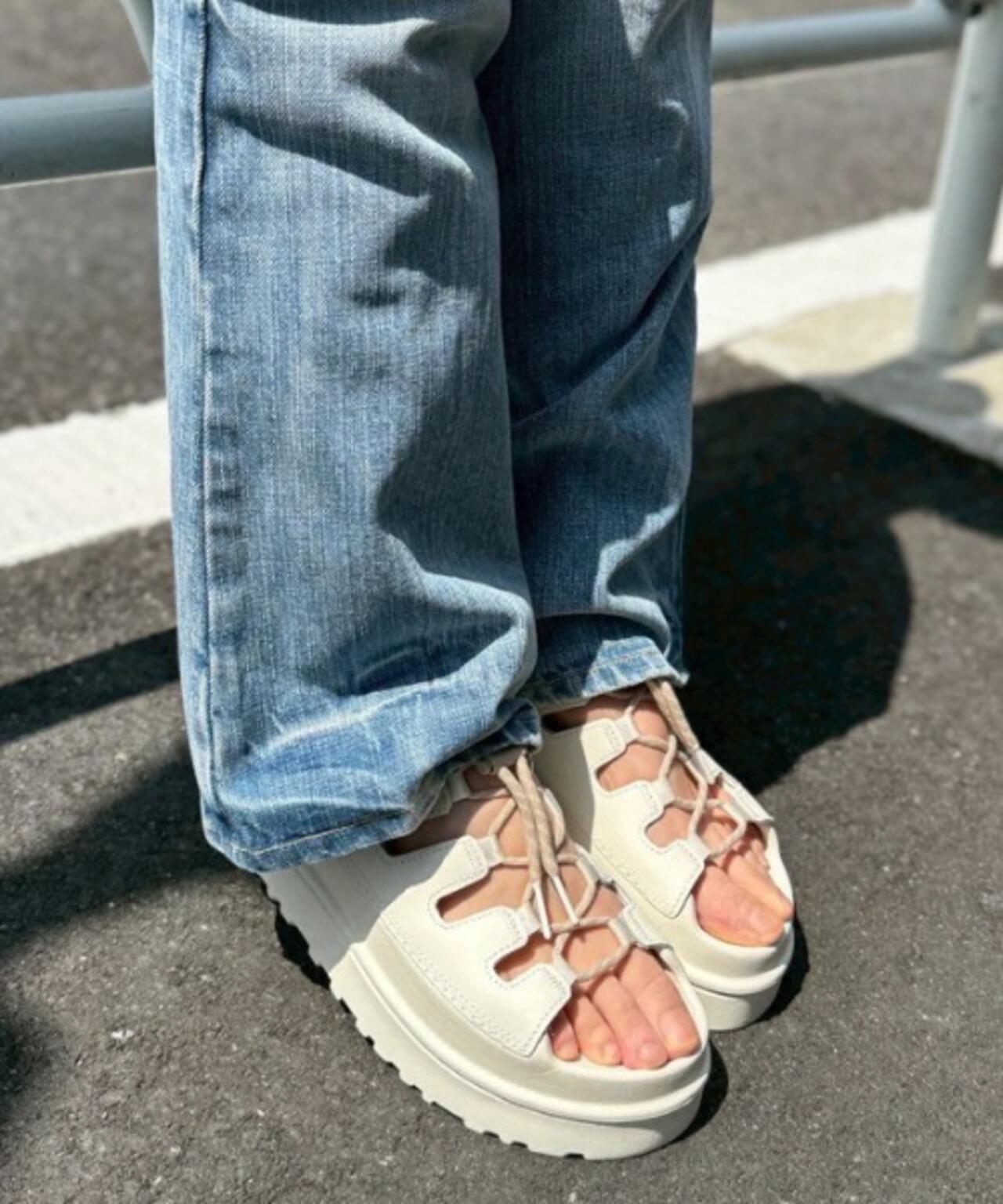 UGG アグ GOLDENGLOW TOGGLE