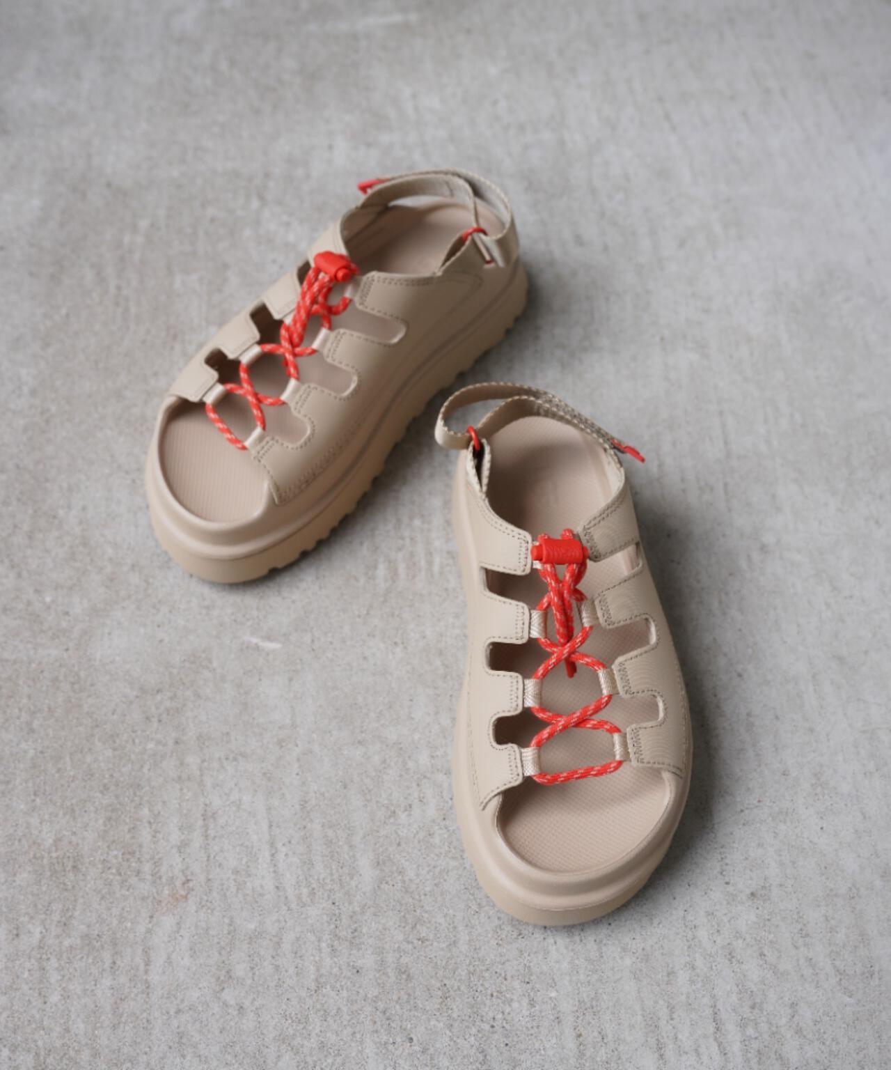 UGG GoldenGlow Toggle