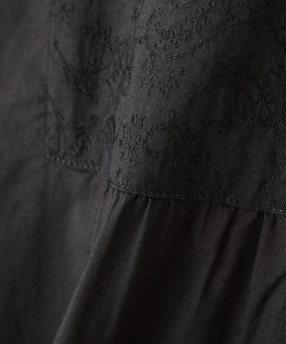 《洗える / Good Price》 刺繡拼接女襯衫