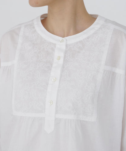 《洗える / Good Price》 刺繡拼接女襯衫