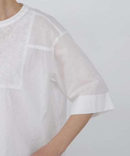 《洗える / Good Price》 刺繡拼接女襯衫