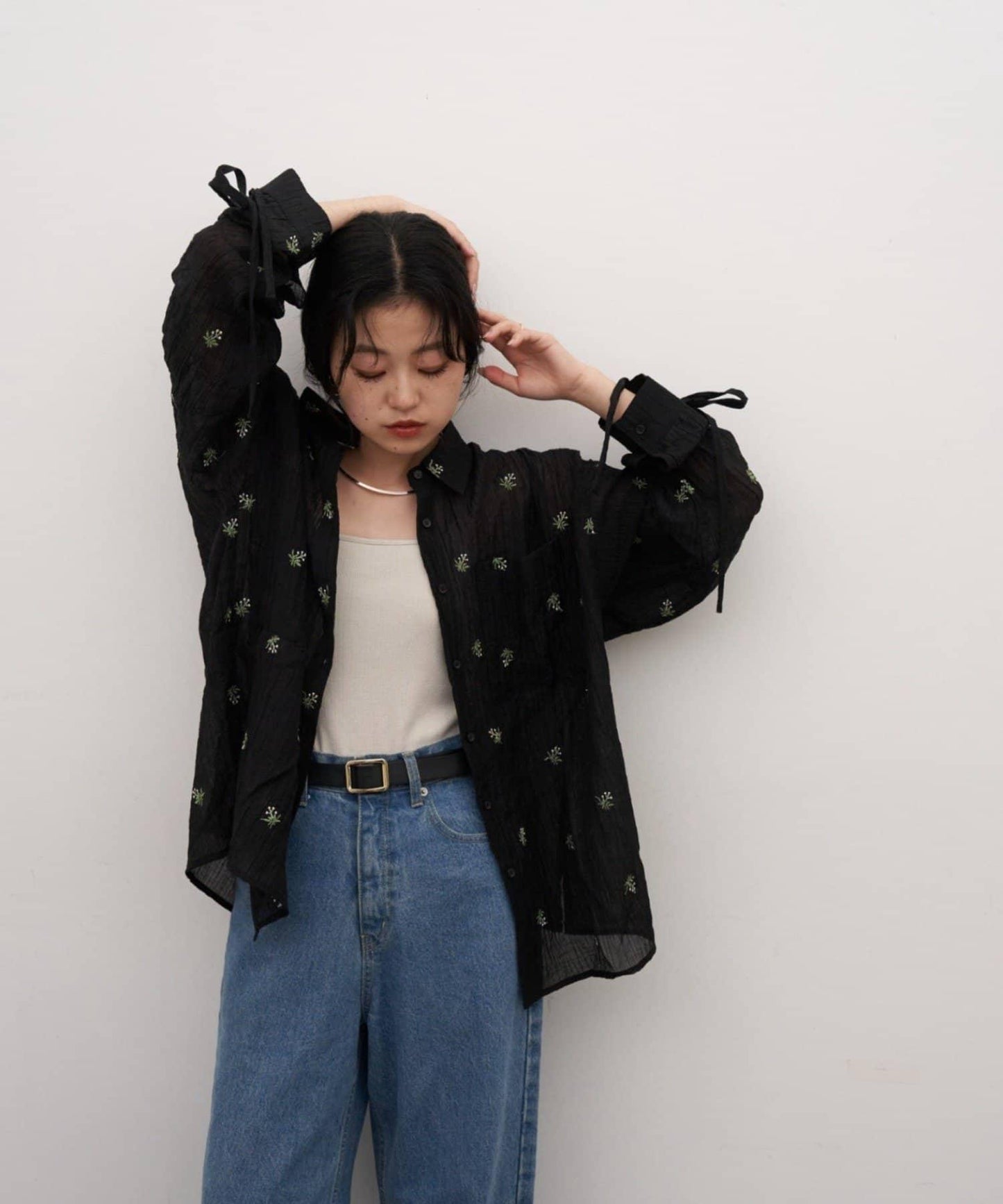 yomo企畫 輕透刺繡袖褶皺襯衫