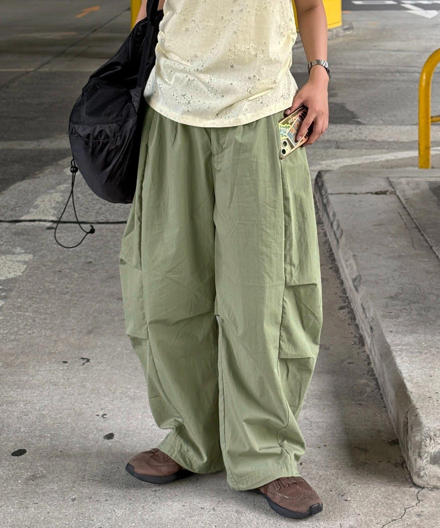 清涼膝部褶皺尼龍褲子