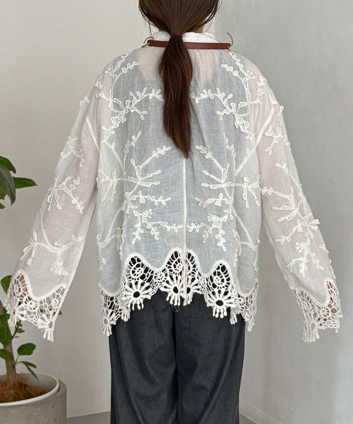 立體刺繡蕾絲設計 襯衫