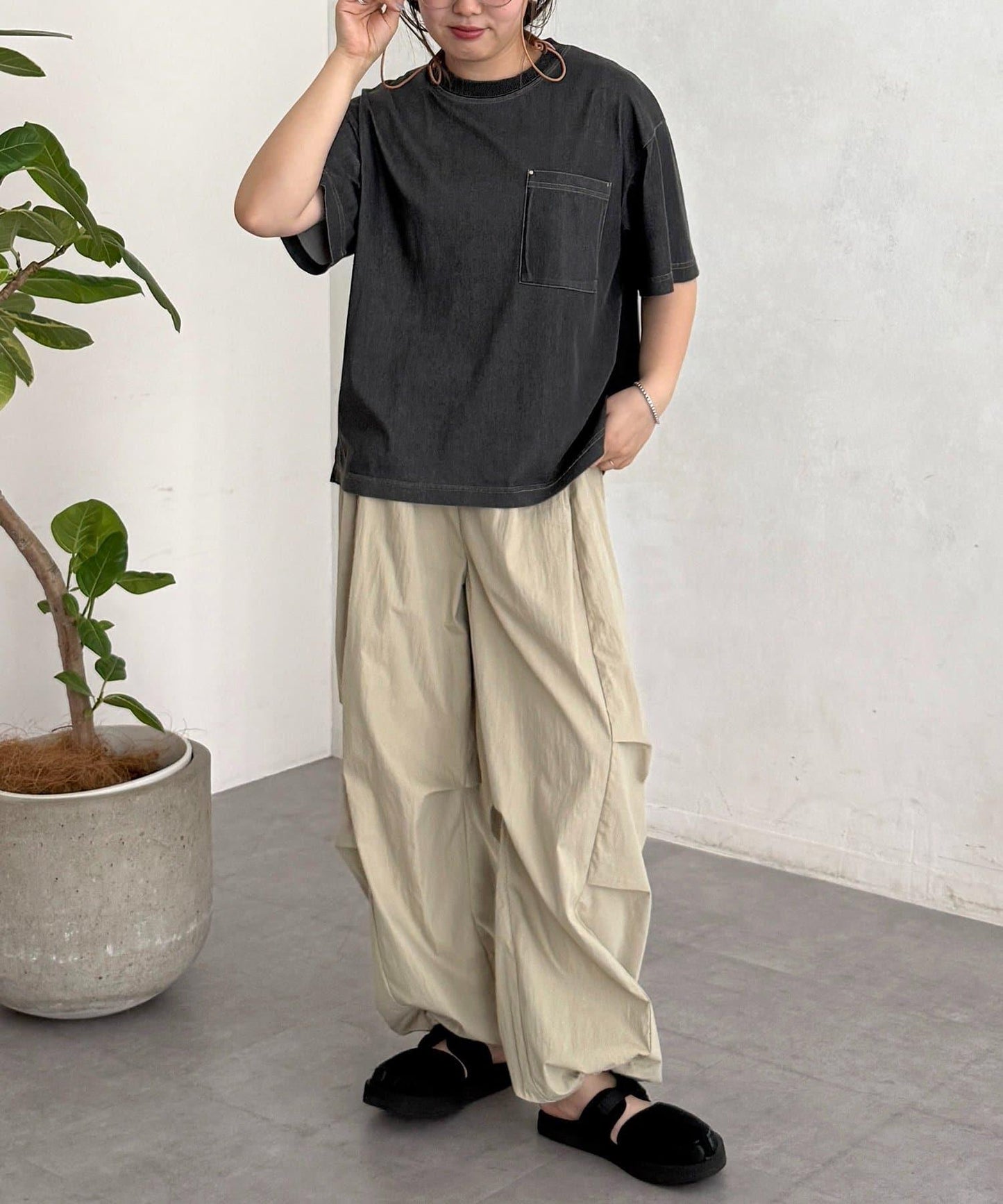 清涼膝部褶皺尼龍褲子