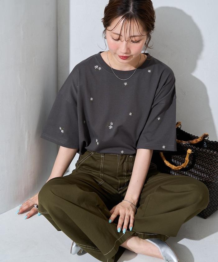 花卉刺繡 寬鬆版型 半袖設計 T恤（展開）