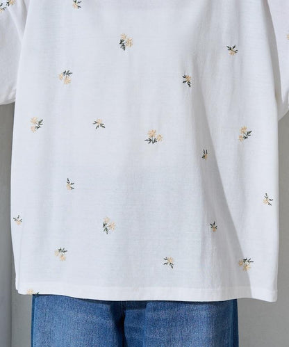 花卉刺繡 寬鬆版型 半袖設計 T恤（展開）