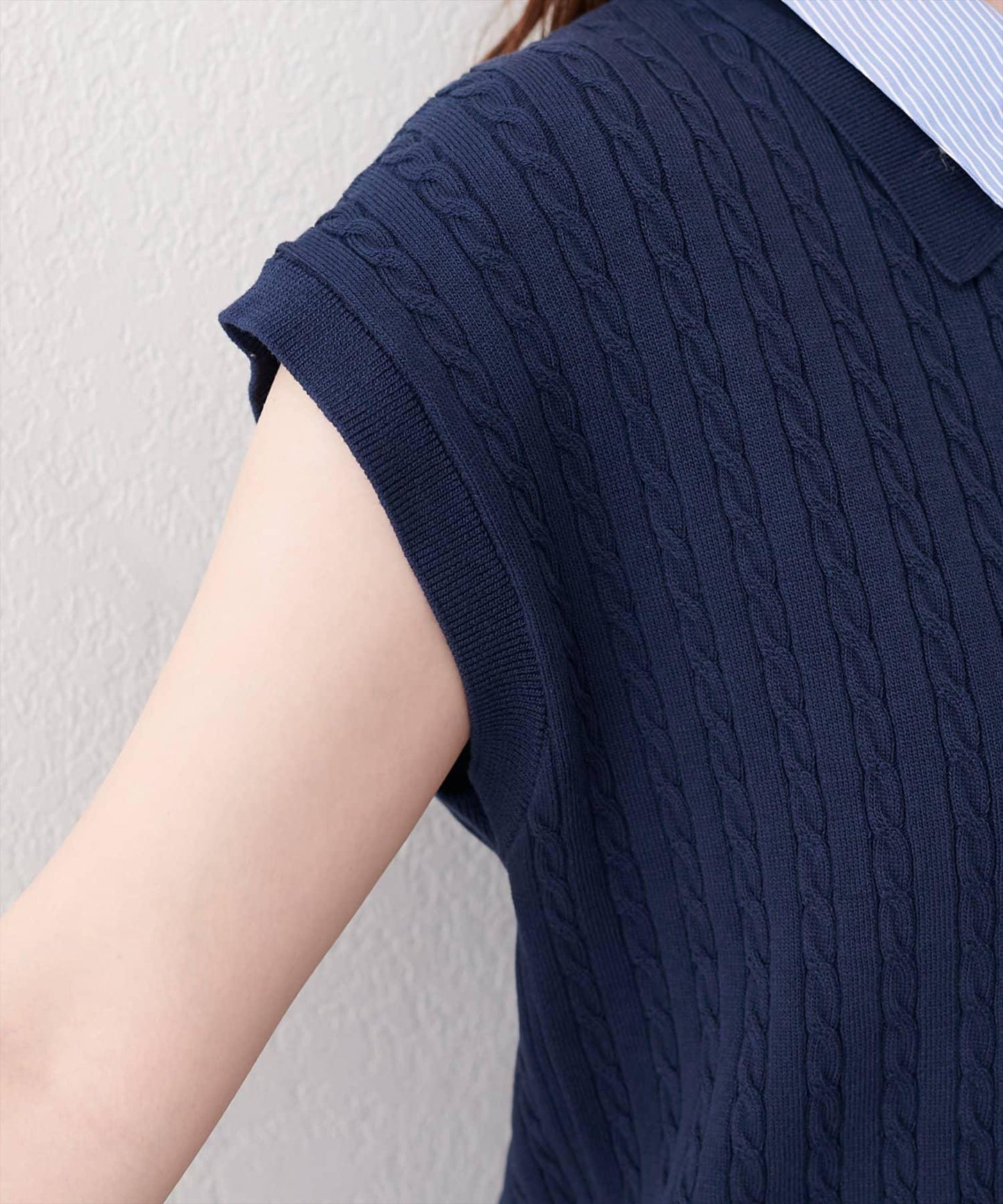 有領無袖麻花針織開衫風上衣