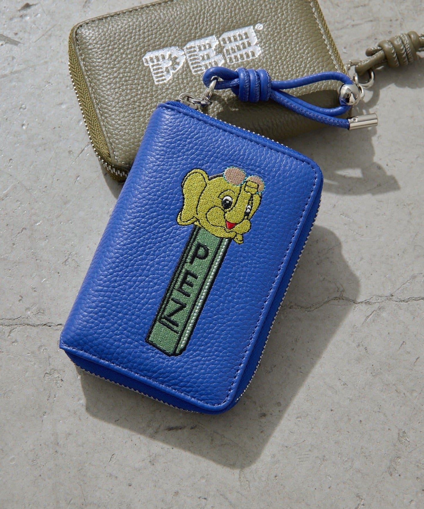 PEZ×ear 刺繡設計 真皮 摺疊錢包（含色）