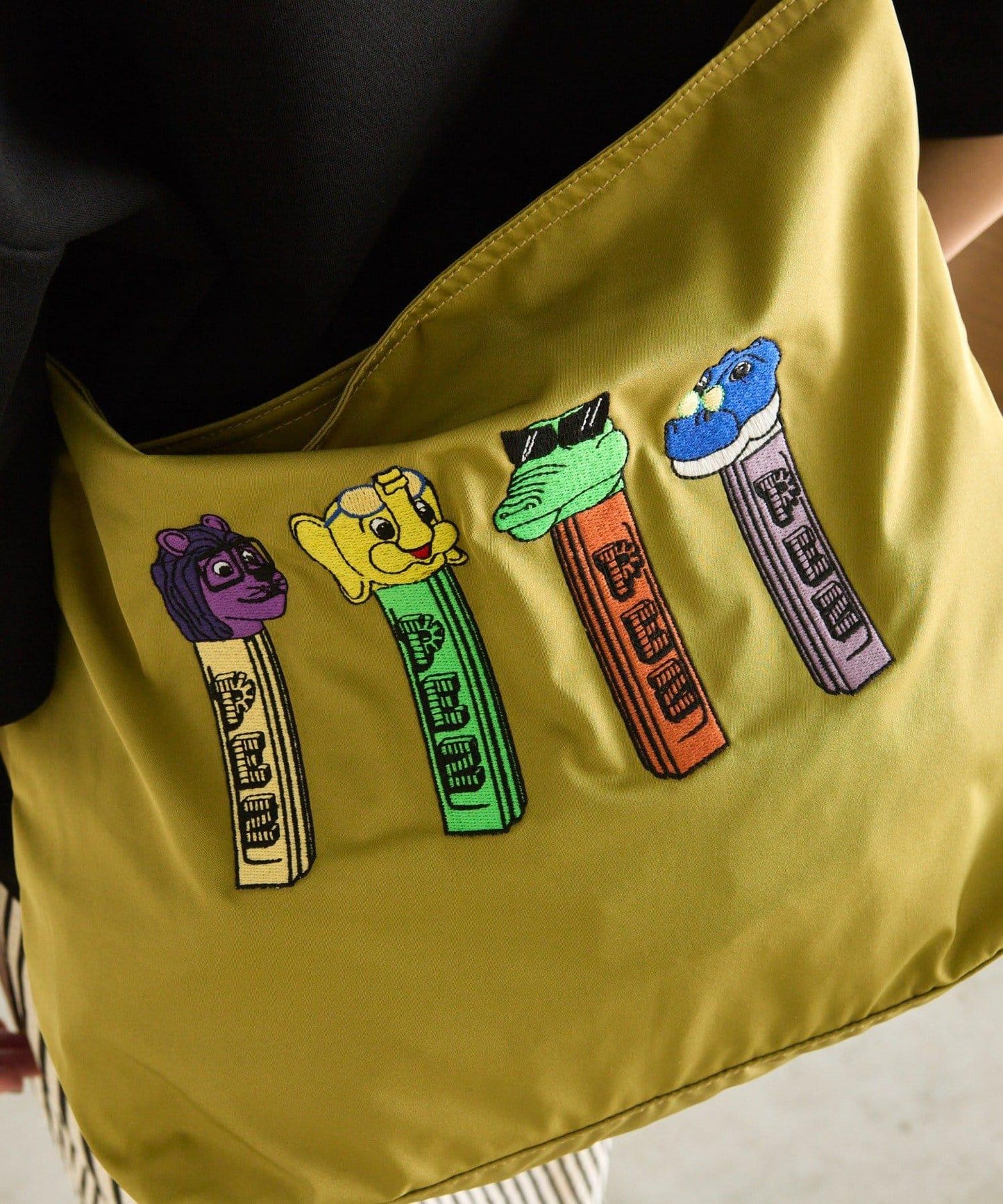 PEZ×ear A4尺寸適配 斜挎包
