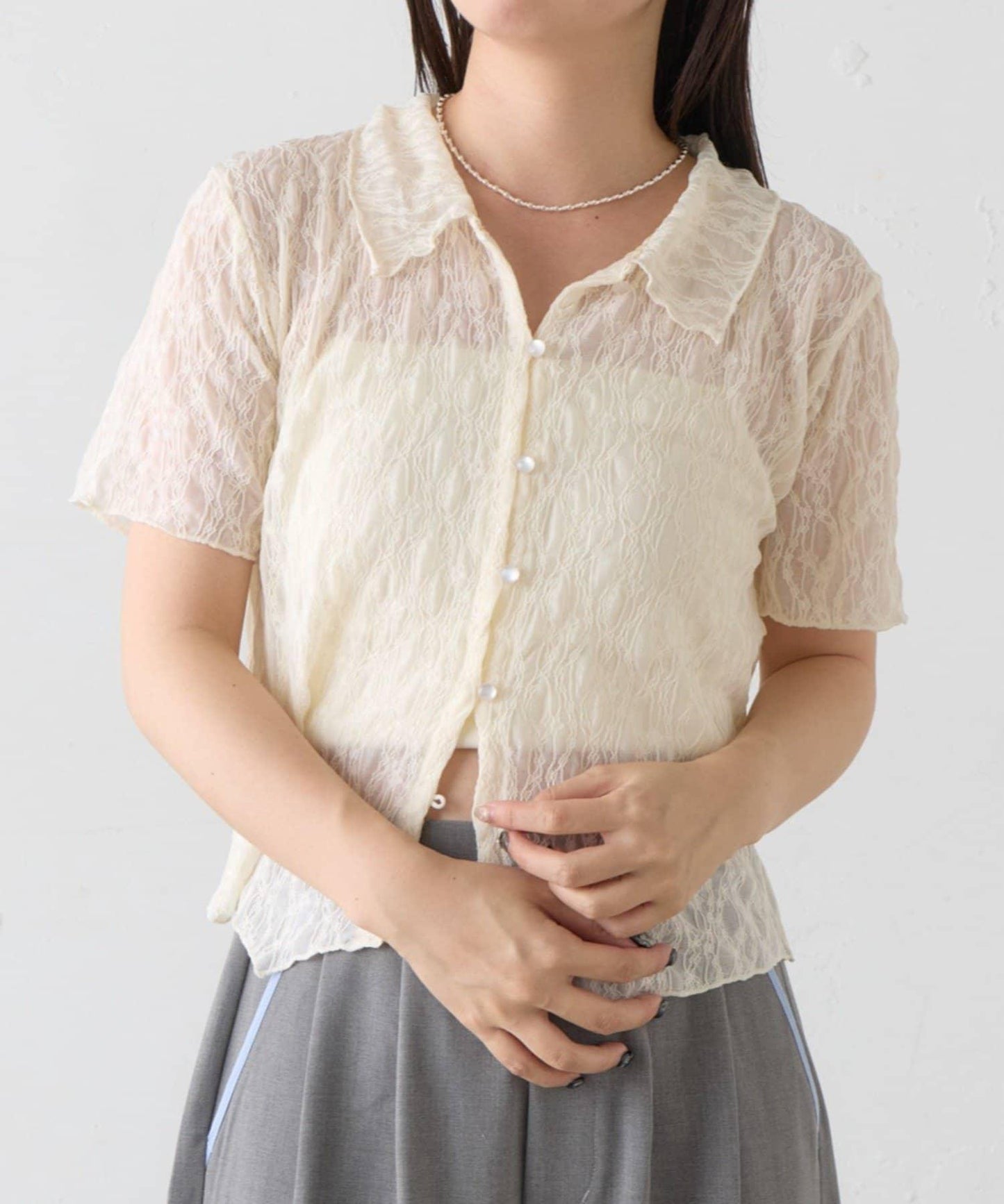 B 蕾絲花邊襯衫