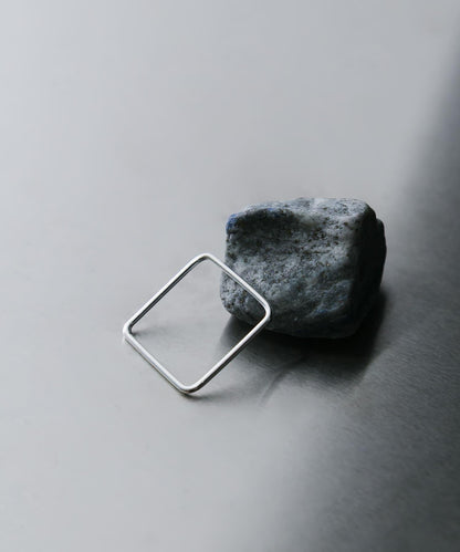 細身方形設計 SMELLY so’ slender square 戒指