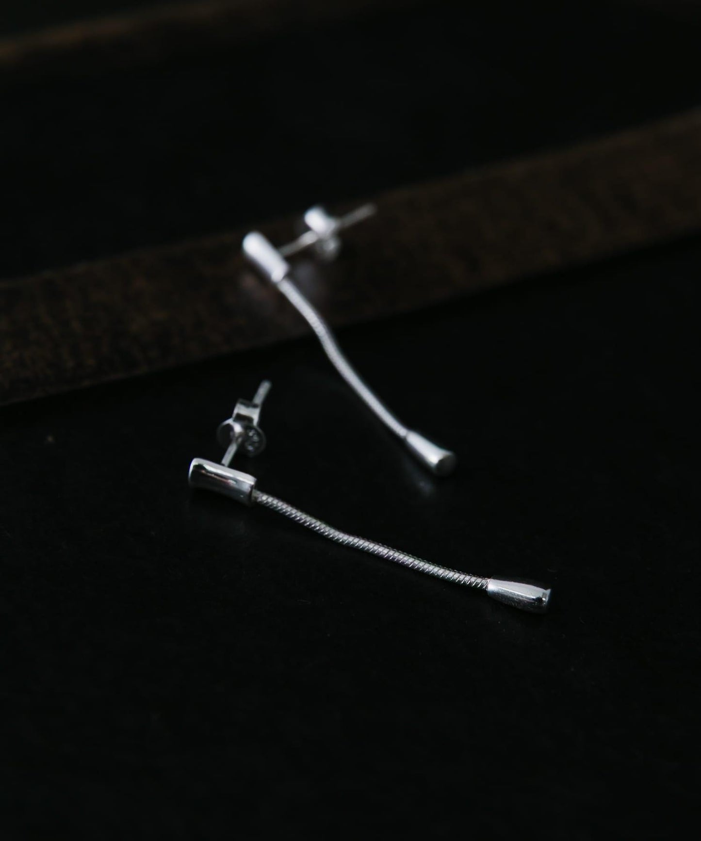 極簡棒鏈設計 金屬耳飾 SMELLY so’ minimal bar chain pierce