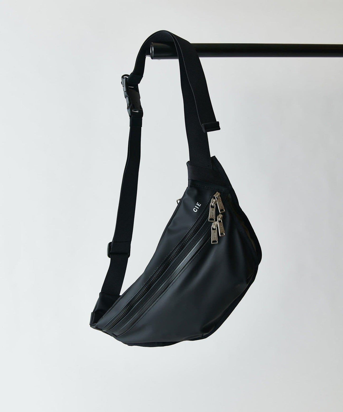 CIE VARIOUS SLINGBAG-M 斜挎包